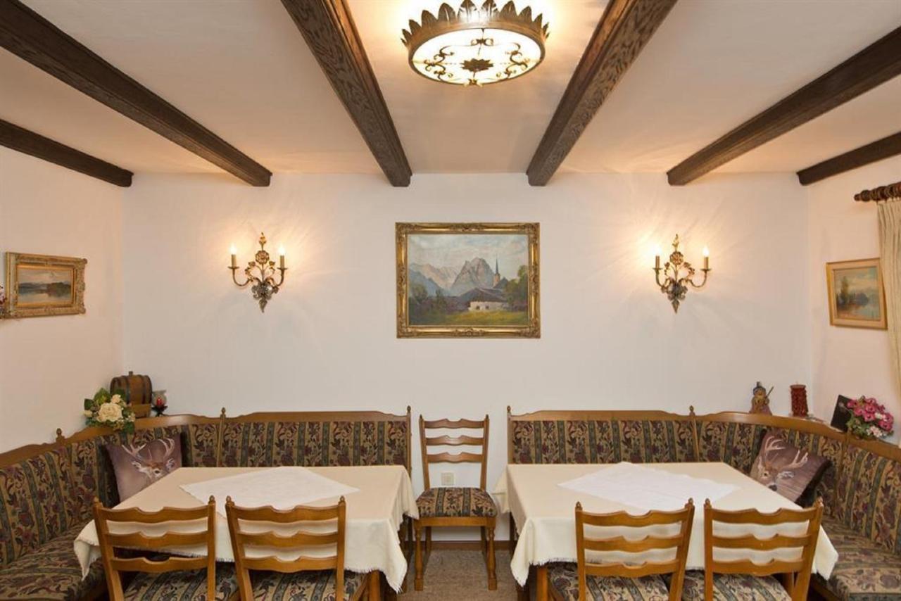 Gaestehaus Loedermann Garmisch-Partenkirchen Exterior photo